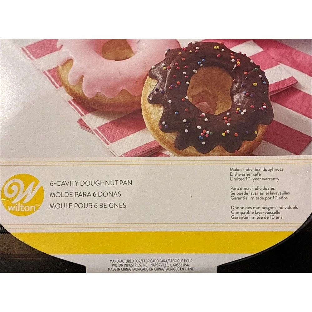 Wilton Doughnut Treat Pan Bakeware Mold 6 Individual Donuts Cavity 12
